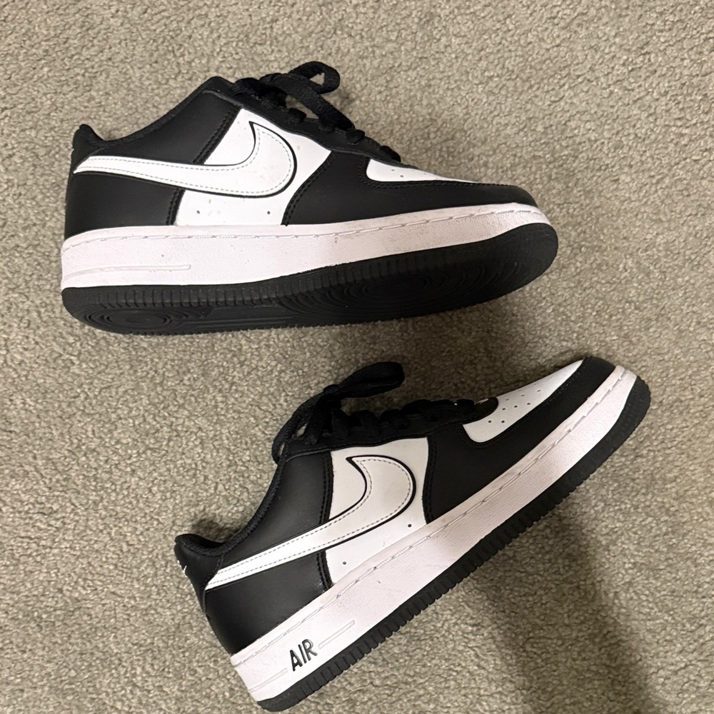 Nike Kids Black and White Sneakers